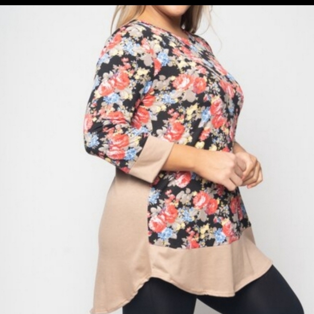 Plus Floral Tunic Top 🔥